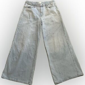 A NEW DAY Wide Leg Faded Blue Women’s Jeans. Size 10
